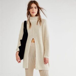 Like New-worn only once-Free People Sweater-Sold Out online